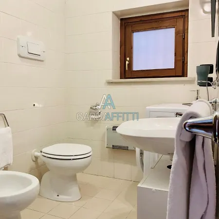 Apartment Azzurrite - - Gardaaffitti Com Sirmione